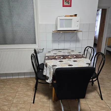 Nagyi Vendeghaz Apartmán